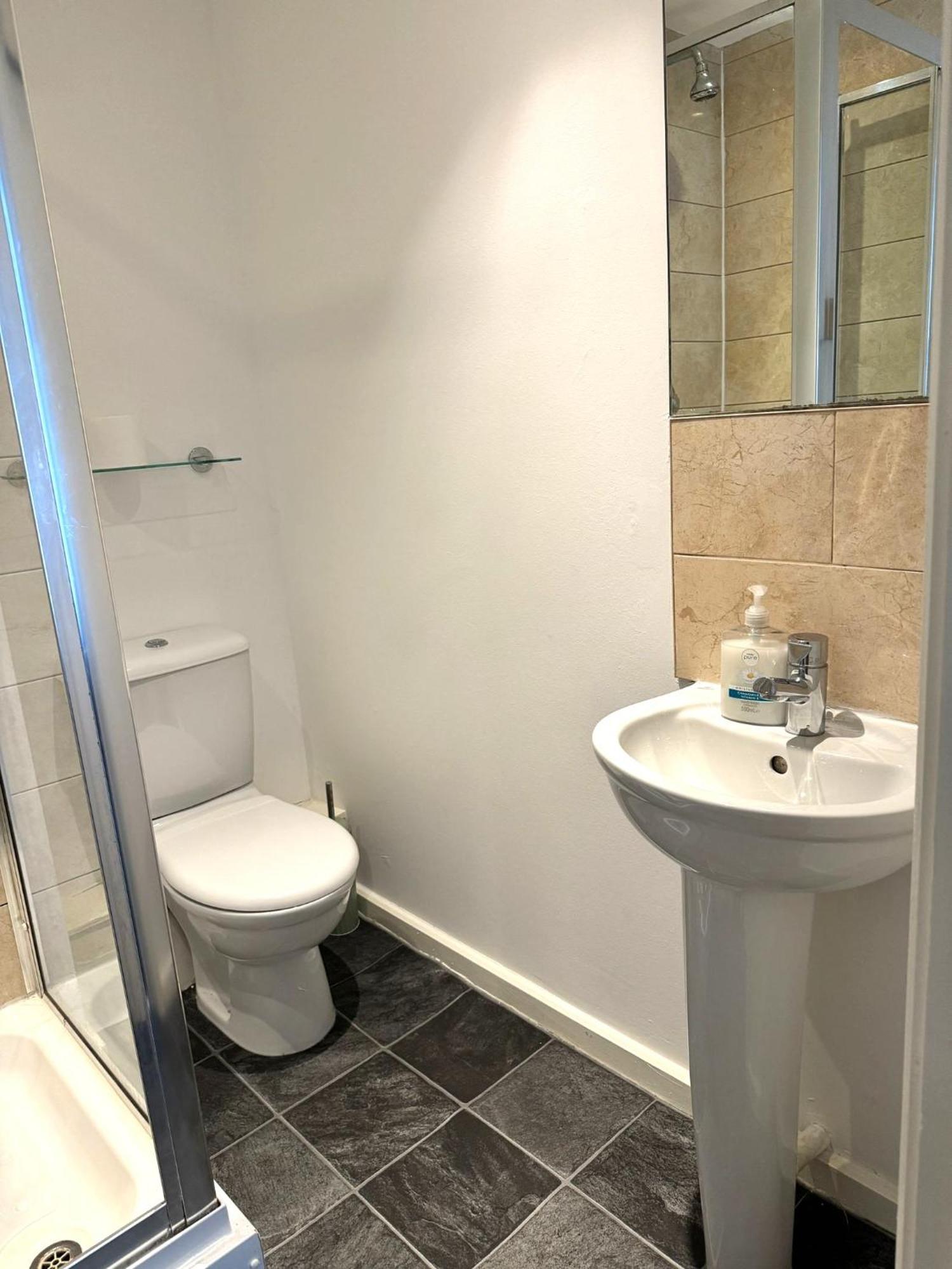 2 Bed Ensuite With Balcony And Free Onsite Secure Parking Mánchester Exterior foto